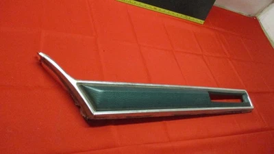 Ford Thunderbird 1973-1976 cuarto moldura lado izquierdo Foto 1 de 4