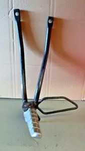 APRILIA RS125 2006 - 2010 SUPPORTO POGGIAPIEDI POSTERIORE SINISTRO E PIOLO POGGIAPIEDI - Foto 1 di 2