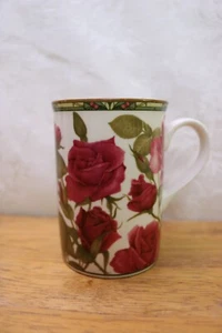 Royal Bone China Collectors Series Red Roses Coffee Tea Cup Mug - Picture 1 of 4