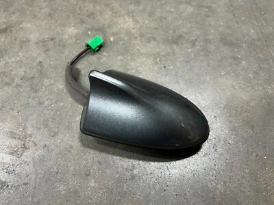 Radio deportiva Infiniti Q50 2014-2018 2019 roja techo aleta de tiburón antena OEM 0906 Foto 1 de 4