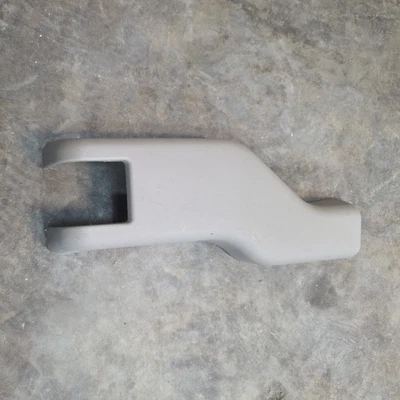 2003-2006 Chevrolet GMC Tahoe Yukon Rear Right Seat Track Cover Tan - Image 1 of 4