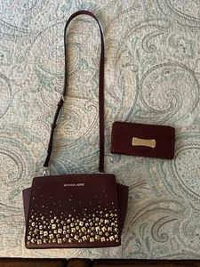 Michael Kors Geldbörse Burgund Saffiano Leder Selma Nieten mit passender Geldbörse - Bild 1 von 8