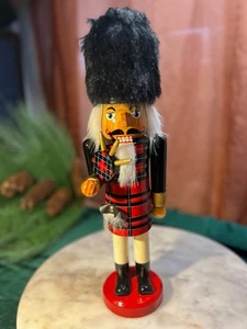 1990s Traditions BLUE WOODEN NUTCRACKER SCOTTISH BAGPIPER Christmas Holiday VTG - Picture 1 of 10
