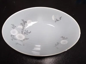 KÖNIGLICHES CHINA JAPAN STARLITE 10 3/4" OVALE SCHÜSSEL WEISS BLUMEN AUF GRAU PLATIN - Bild 1 von 1