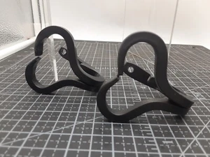 2 IRON COAT HOOKS HAT HAND FORGED   ANTIQUE STYLE HOOK HEART SHAPE b15s - Picture 1 of 3