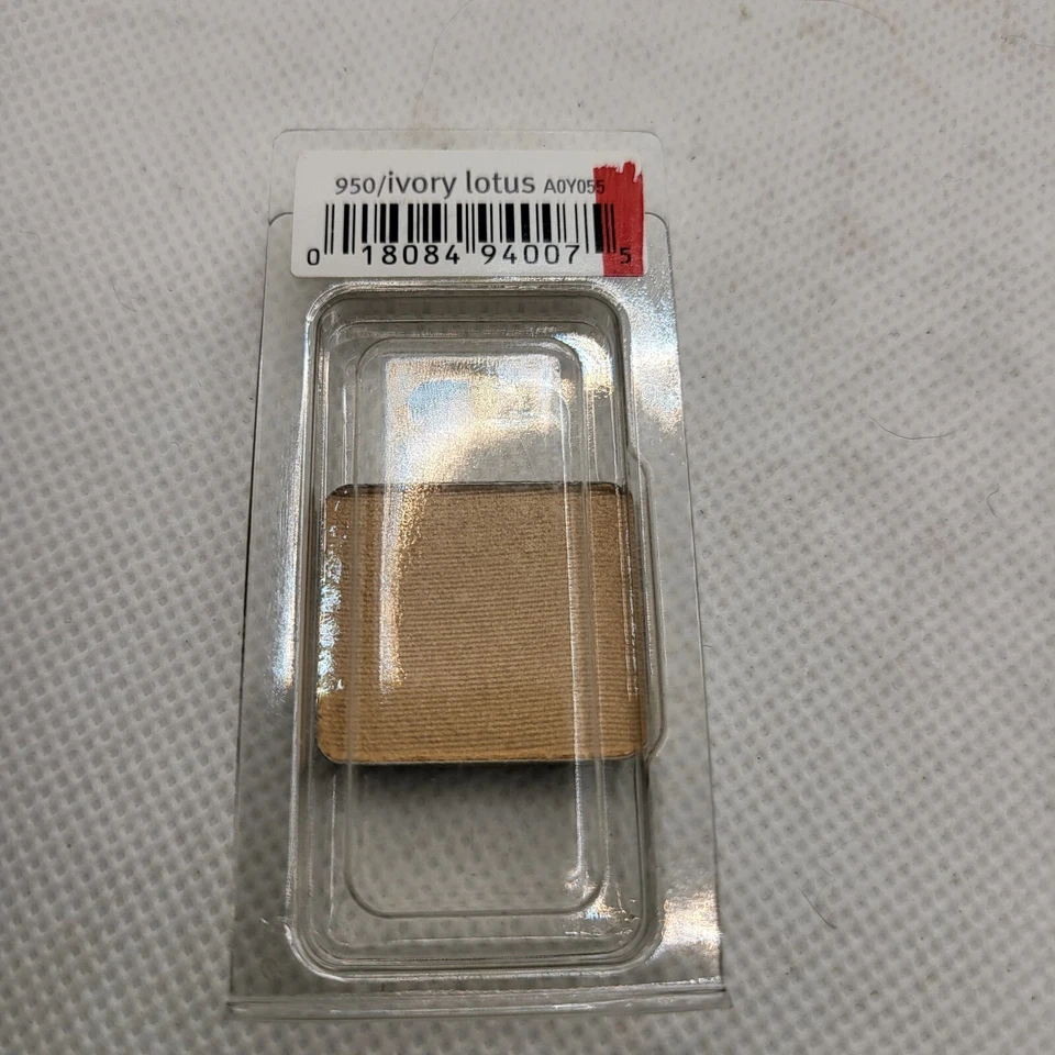 AVEDA eye color shadow IVORY LOTUS 950 lightly shimmery yellow ivory - Image 1 of 1