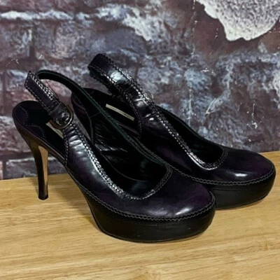 Zapatos de tacón de aguja Max Studio de cuero negro púrpura superior y suela con honda trasera 7M Foto 1 de 4