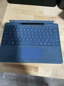 Microsoft Surface Pro Signature Keyboard with Slim Pen 2 - Picture 1 of 2