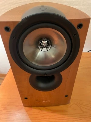 Coppia diffusori stereo hifi da scaffale KEF iQ10 in noce - ottime - come nuovi - Immagine 1 di 4
