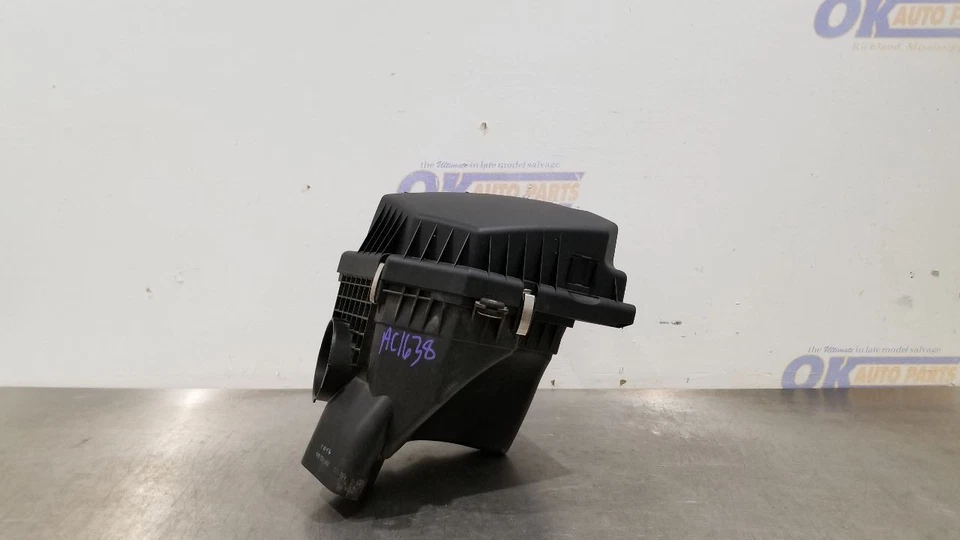 07 BMW M6 E63 5.0L AIR CLEANER AIR BOX LEFT DRIVER - Image 1 of 4