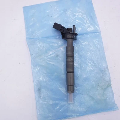 Genuine OEM Bosch Fuel Injector For 2013-2015 Hyundai Santa Fe - Image 1 of 3