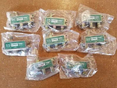 3-Way Coax Splitter Steren 201-203 1GHz 90 dB Isolation - QUANTITY OF 8 - Image 1 of 4