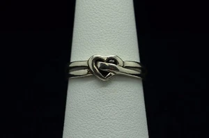 STERLING SILVER LOVELY WELL MADE HEART DESIGN RING SZ 5.75 #E912 - Picture 1 of 5
