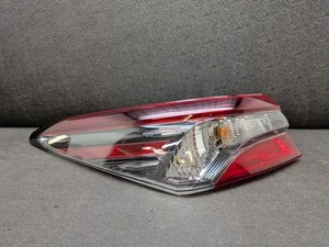 OEM 2021-2024 TOYOTA CAMRY LEFT TAIL LIGHT BLACK DRIVER SIDE 81560-06A20 - Foto 1 di 18