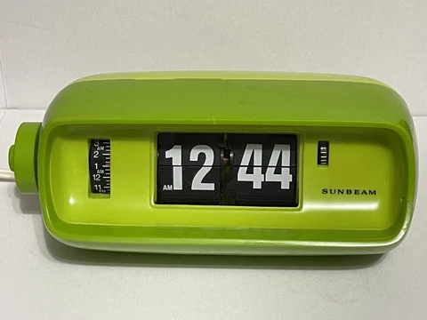 Vintage Sunbeam Lime Olive Two Tone Green Flip Clock Rare WORKS! (cracked body) Cover