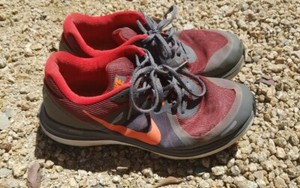 nike dual fusion sneakers