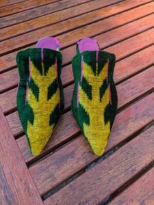 Handmade Ikat Turkey Hand Painted Silk Velvet Mules Slippers 39 8.5 NWOT - Picture 1 of 7