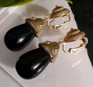 Vtg CHUNKY Unsigned BEN AMUR (?) Black Acrylic Drop Clip On Earrings 1.75"! - Picture 1 of 11