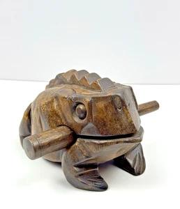 Handgeschnitzter hölzerner Toca Percussion krächzender Ribbit Frosch groß mit Holzhammer - Bild 1 von 6
