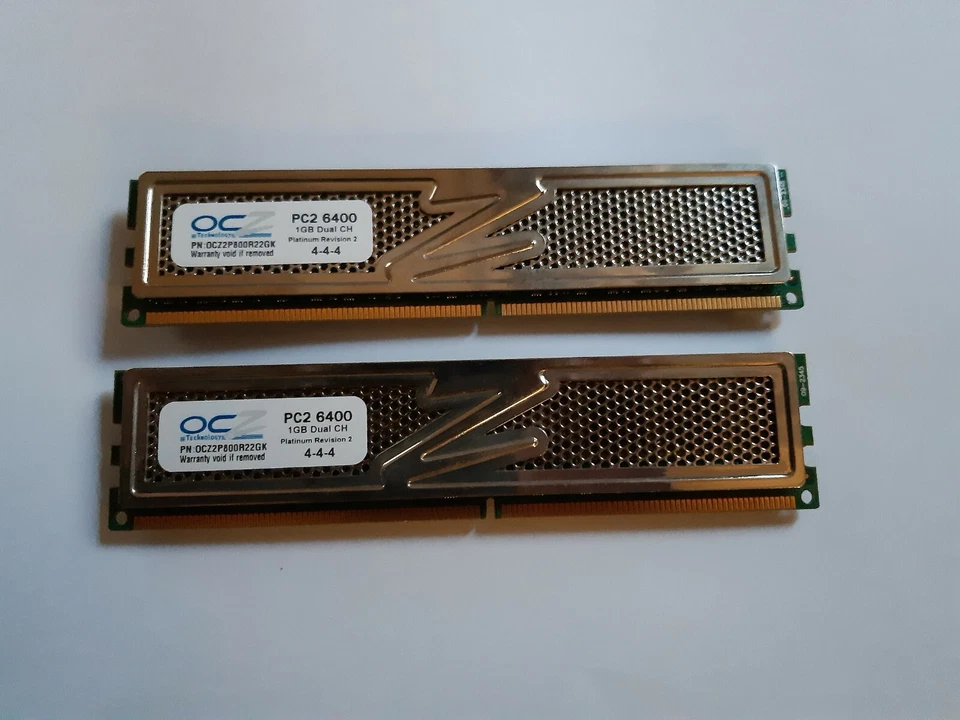 Mem. RAM OCZ Technology 2GB DDR2 PC2-6400 Platinum Revision 2 Dual Channel 800MH - Immagine 1 di 1
