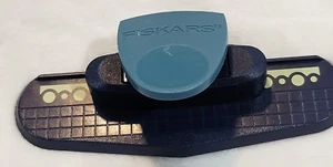 Álbum de recortes Fiskars con borde de burbujas perforadoras de papel - Imagen 1 de 2