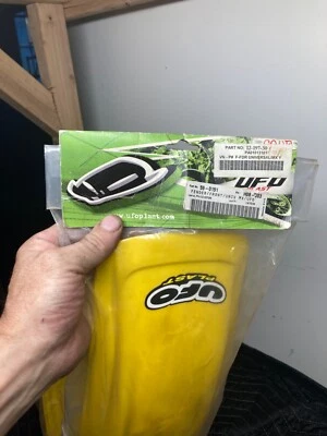 Guardabarros delantero yamaha suzuki ufo yz125 yz250 rm125 rm250 ahrma vmx amarillo Foto 1 de 4