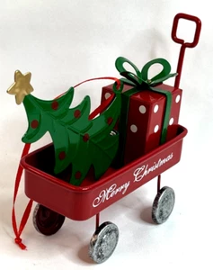 Kleiner roter Wagen m. Weihnachtsbaum & Geschenkschmuck, Blech, Landhaus, Hänger, Neu! - Bild 1 von 5