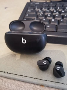 Beats by Dr. Dre Studio Buds + Wireless In-Ear-Kopfhörer  Weiss - Bild 1 von 3