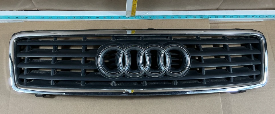 2004-2008年奥迪A4前保险杠格栅带镀铬麻烦组件原始设备制造商 — 第 1/4 张图片