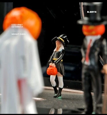 1/64 Halloween Witch Miniature Scene Prop Car Stereoscopic Model Toy - Image 1 of 4