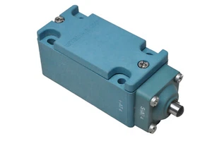 KLOCKNER MOELLER limit switch AT 4/11-S-i/S, AT4/11-S-i/S - Picture 1 of 4