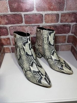 Cole Haan EVA 8 Piel de Serpiente Cuero Repujado Botín Punta 10.5 Foto 1 de 4