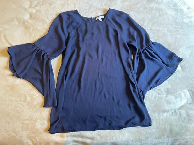 DR2 Daniel Rainn 上衣,尺寸/中号蓝色喇叭袖 — 第 1/4 张图片