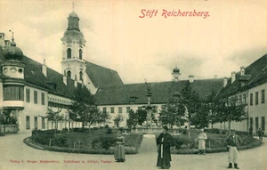 AK Reichersberg ca. 1910 (?) Geistlicher vor dem Stift - Picture 1 of 1