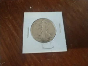 1943 LIBERTY Half Dollar. GET THE ONE IN THE PICTURE (DW-7-37) - Imagen 1 de 2