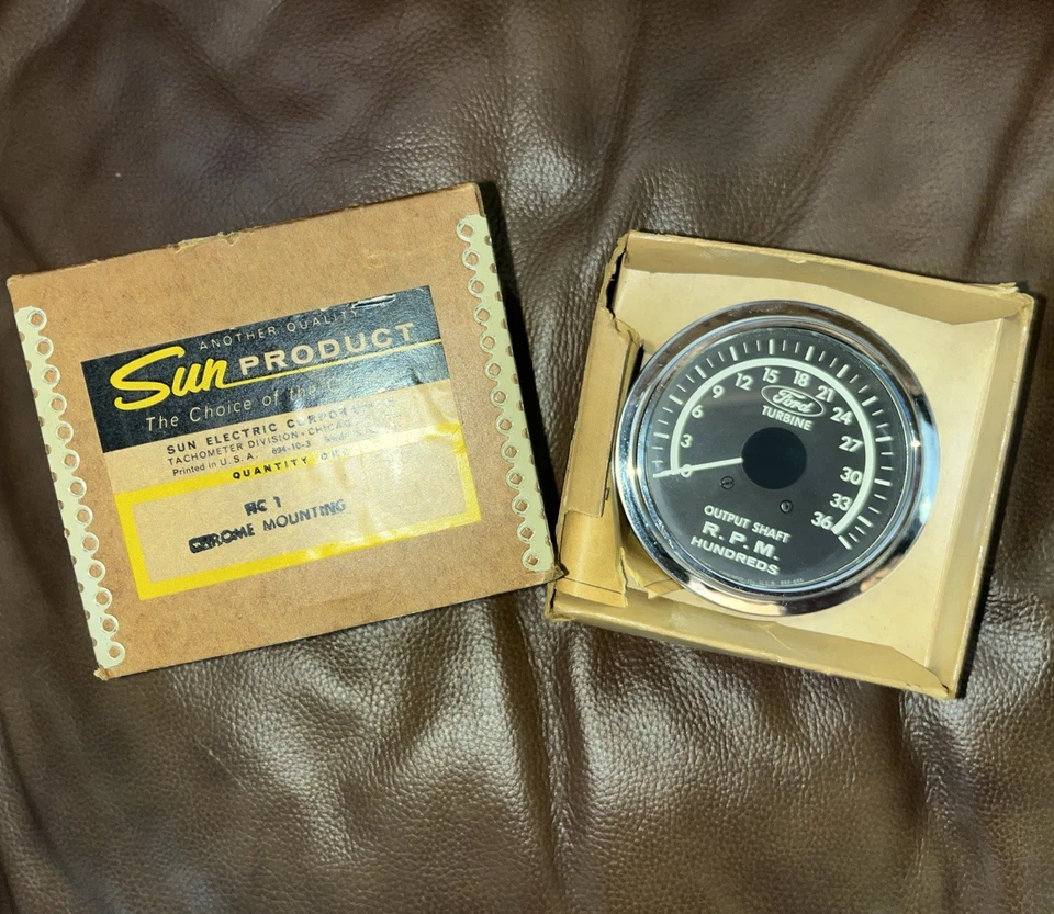 Velocímetro calibre RPM Ford turbo cromo HC 1 montaje papeleo Sun vintage nuevo de stock Foto 1 de 3