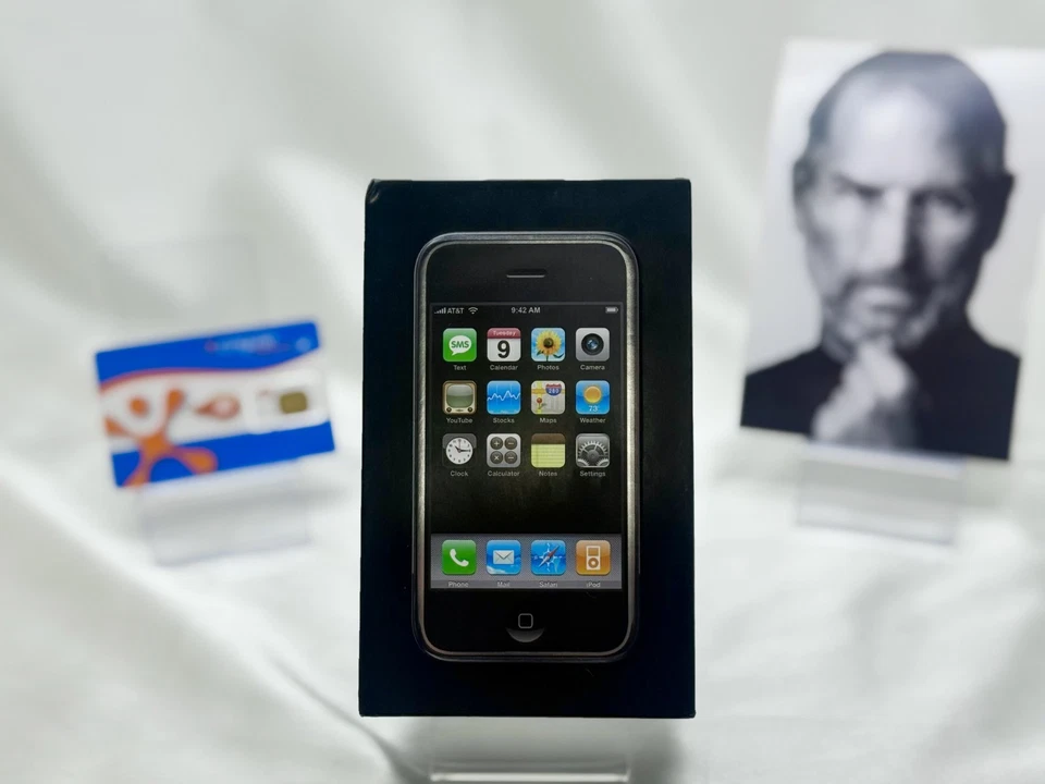 Apple iPhone 1st Generation 2G 8GB AT&T in NON - MATCHING BOX - iOS 1.0.1 - Image 1 of 4