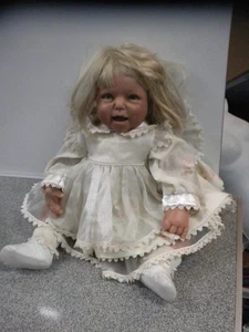 READ INFO Needs Cleaning Life Like Vintage Lee Middleton Doll NEEDS CLEANING - Picture 1 of 17