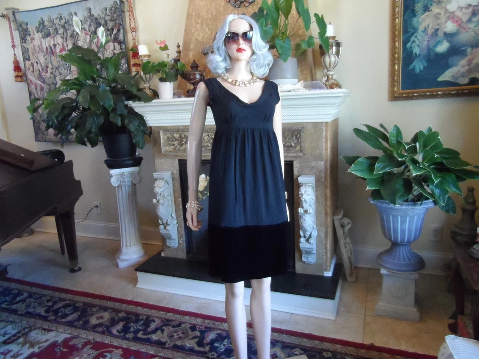 Vestido Vaina Burberry London Negro Seda Imperio Cintura con Detalle de Terciopelo Talla 2 Foto 1 de 4