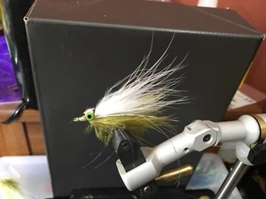 Salt-and Fresh Water Marabou Clouser Olive And White Size 4 - Picture 1 of 5