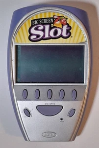 Ranura Pantalla Grande Electrónica Portátil Casino Juego de Viaje Radica 2004 - Funciona - Imagen 1 de 2