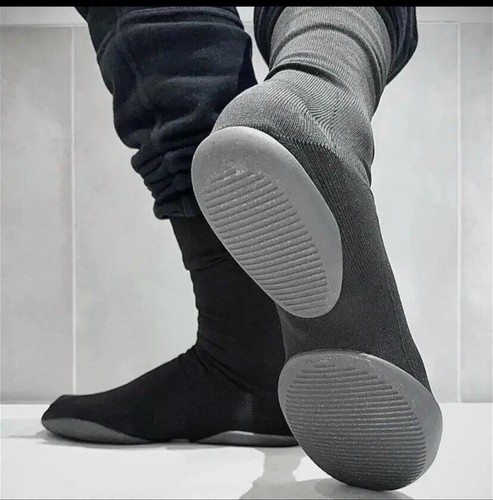 ?Yeezy Pods TAGLIA 3 YZYPODS_BLK