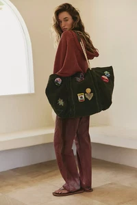 Neu Free People Been There Canvas-Einkaufstasche mit Abzeichenaufnäher Serpent grün NEU 128 $ - Bild 1 von 6