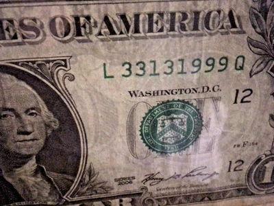 2006 $1 Dollar Bill Condition with Serial Number L 33131999 Q - Full House - - Image 1 of 4