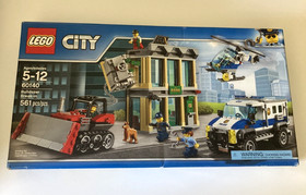 LEGO CITY 60140 ROBBERS & POLICE FIGS BULLDOZER BREAK-IN VINTAGE SET RETIRED!