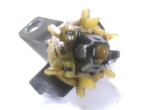 Briggs and Stratton 125K02-0253-E1 Motor Gobernador Oil Slinger Parte 691997 - Imagen 1 de 3