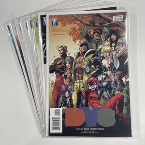 DV8 Gods & Monsters 1 2 3 4 5 6 7 8 lote casi nuevo DC Comics 2010 - Imagen 1 de 1