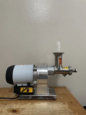 Samson Super Juicer Wheatgrass Juicer Model 08-5000-EU Stainless Steel NWOB - Image 1 of 4