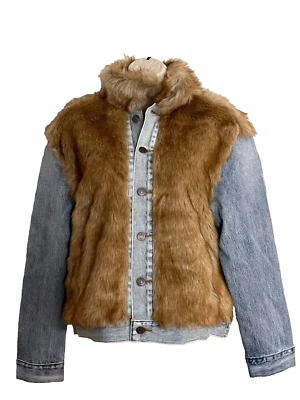 ¡Nuevo! Chaqueta de mezclilla Levi’s Premium de piel sintética Trucker para mujer talla S precio de venta sugerido por el fabricante 168 USD Foto 1 de 4