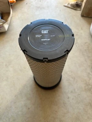 CAT 6I-2502 Radial Seal Air Filter OEM Caterpillar **NOS** - Image 1 of 3